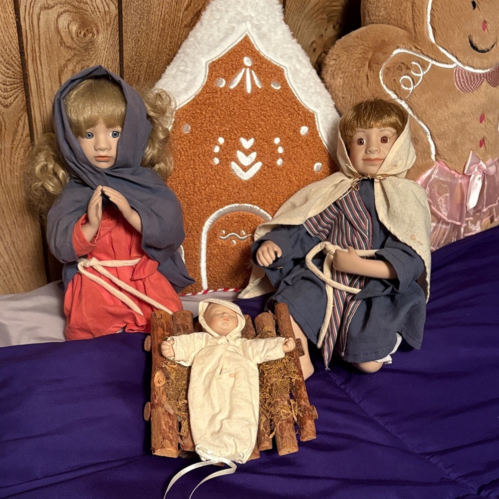 Nativity Scene Doll Set with Porcelain Dolls